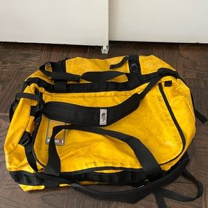 NORTH FACE DUFFLE